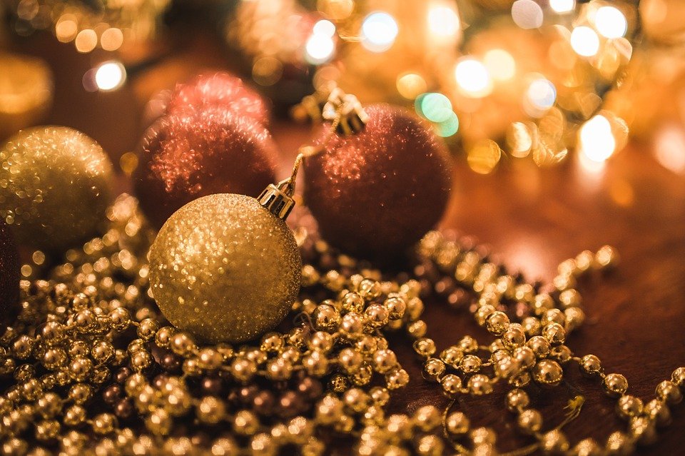 Nine Secrets to Hosting a Stress-Free Holiday Party - balls 791124 960 720